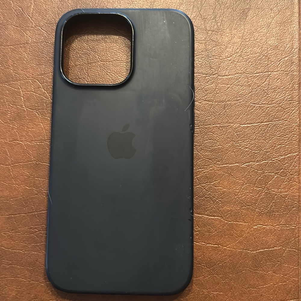 Apple iPhone 13 Pro Max Silicone Case with MagSafe – Abyss Blue